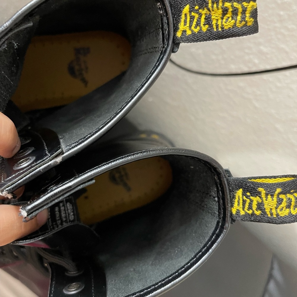 100% AUTHENTIC DR MARTENS SIZE 5!!! - Picture 4 of 8